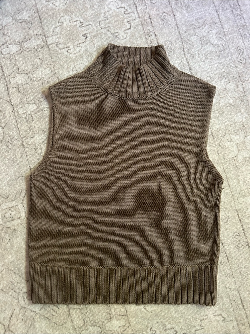 Abercrombie & Fitch Sleeveless Mockneck Sweater - Taupe - Picture 2 of 3